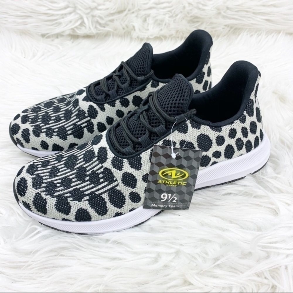 Athletic Works Snow Leopard Comfort Fit Memory Foam Sneakers 9.5 Gym Running